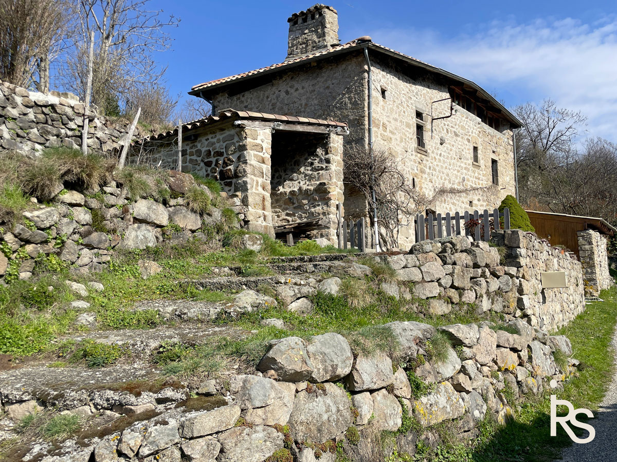 Une maison de charme indépendante de 160,50 m2 rénovée avec