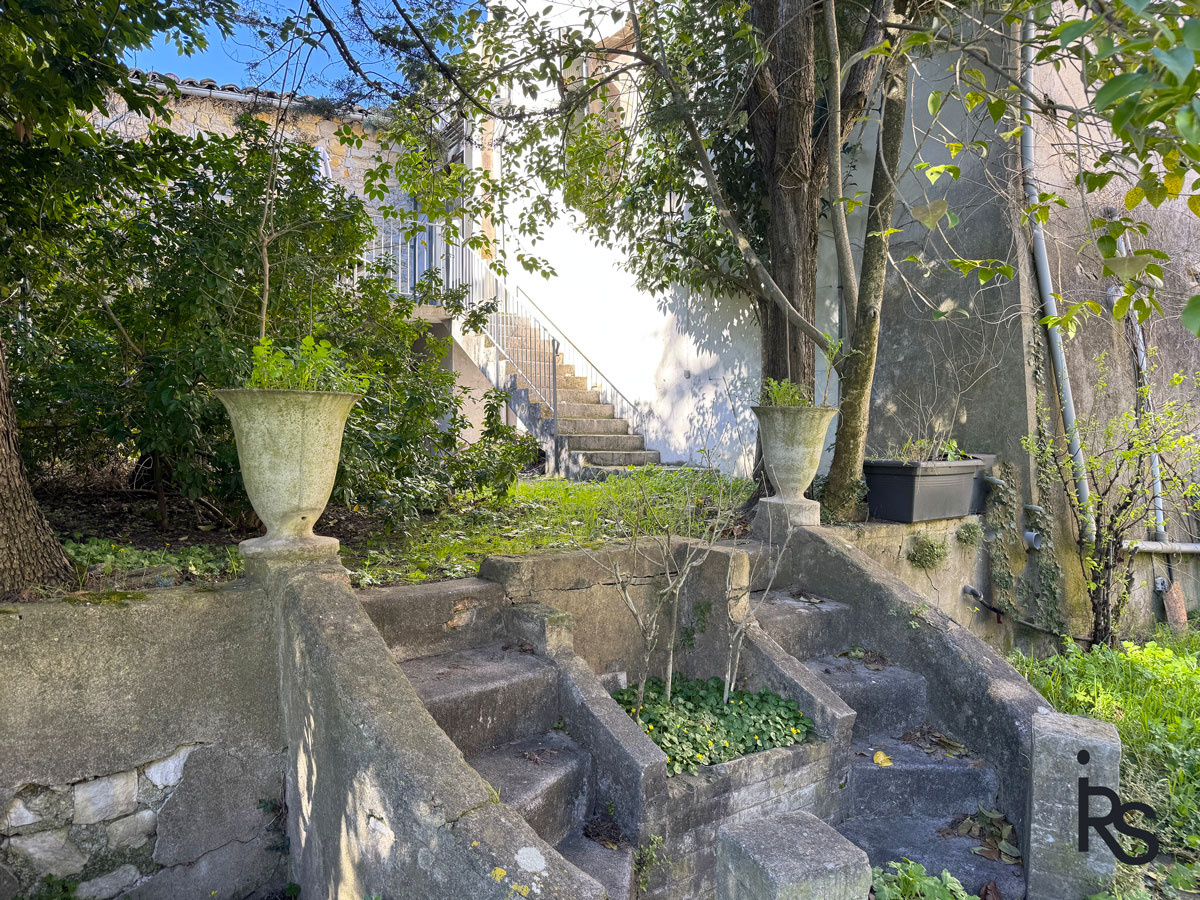 Une magnifique maison bourgeoise de 260 m2 avec terrasse et